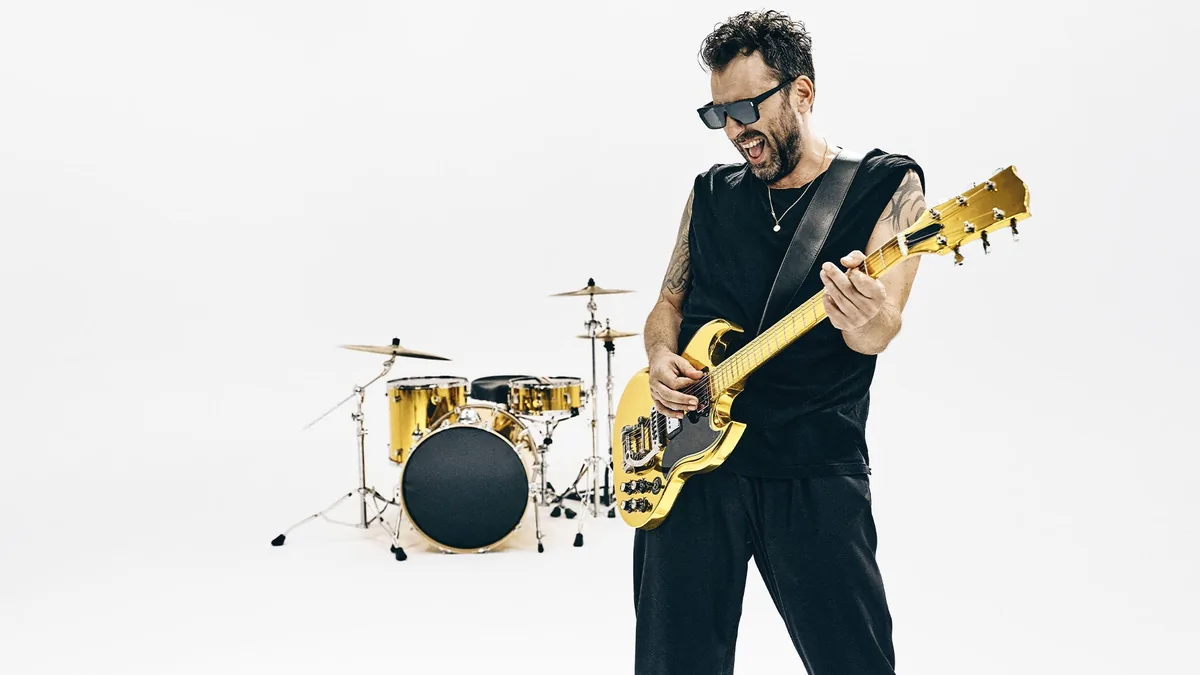 Promotional artwork for Cesare Cremonini - AMATOUR